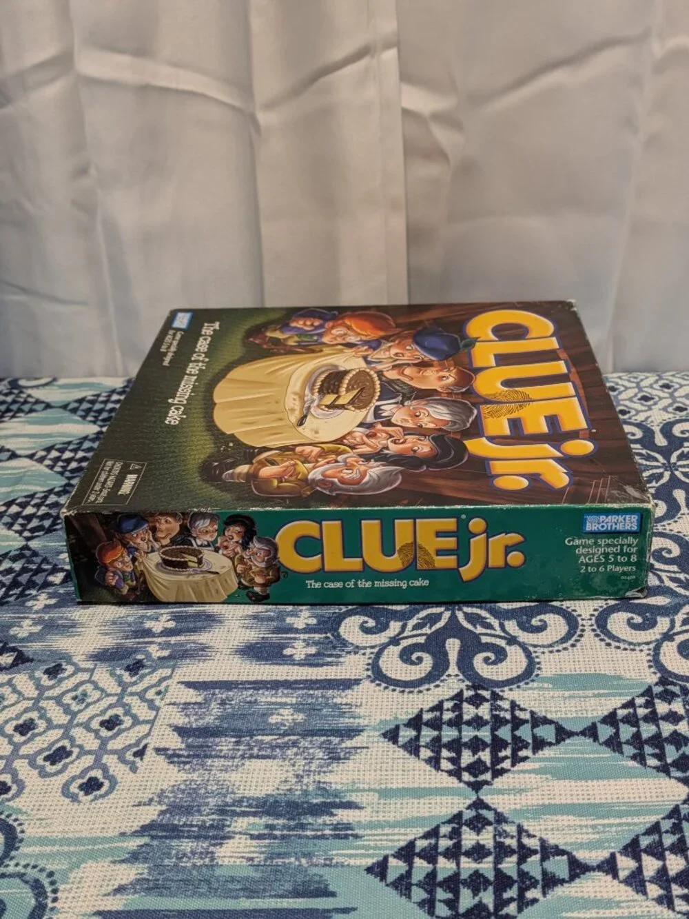 CLUE JR the Case of the Missing Cake board game Milton Bradley 2003 COMPLETE
